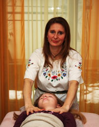 Terapia Access Bars v Stupave -jemné dotykové ošetrenie 32 bodov na hlave, čím sa spúšťa hlboká relaxácia, „čistenie“ doteraz nadobudnutých postojov, myšlienok a emócií