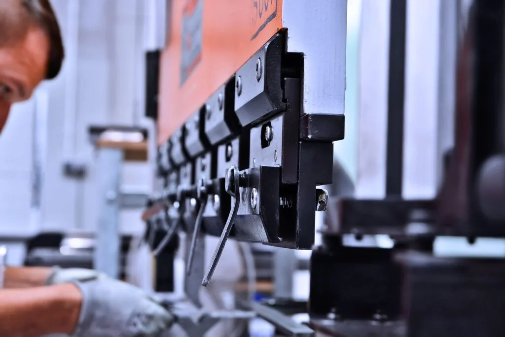 Expertenlösungen für präzises Metallschneiden und -bearbeitung Expertenlösungen für präzises Metallschneiden und -bearbeitung
