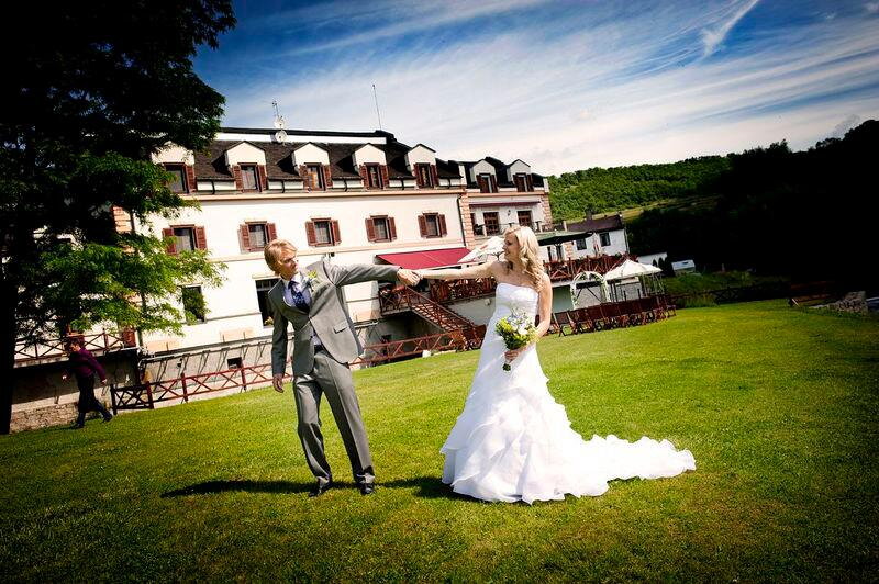 Svatba pobl&iacute;ž Karl&scaron;tejna: Perfektn&iacute; m&iacute;sto pro v&aacute;&scaron; velk&yacute; den