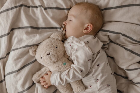  Les bienfaits des sons apaisants pour le sommeil des bébés et leur impact sur la routine nocturne