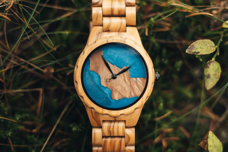 Objavte čaro drevených hodiniek a doplnkov Timewood s možnosťou gravírovania
